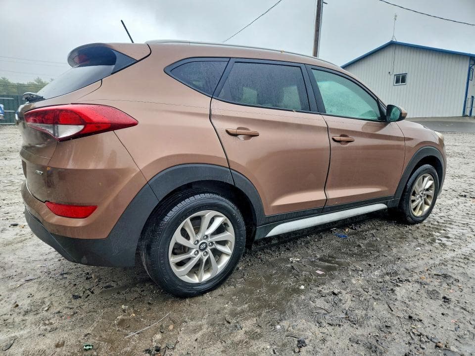 2017 HYUNDAI TUCSON SE 3