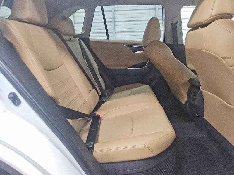 2025 TOYOTA RAV4 LIMITED 10