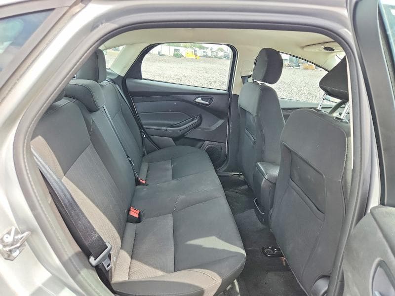 2017 FORD FOCUS SE 10