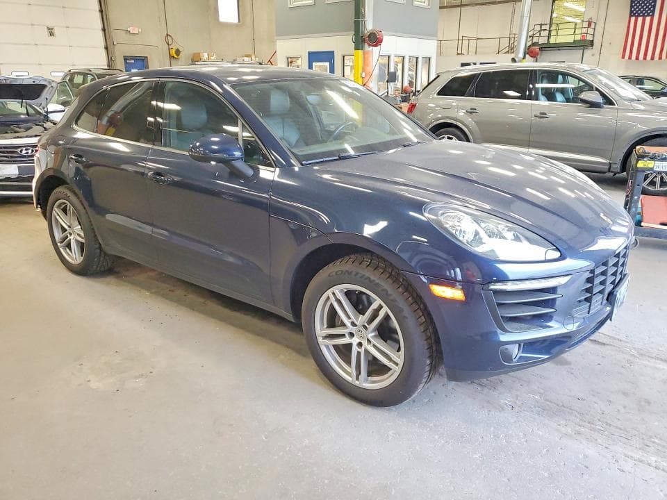 2018 PORSCHE MACAN 4