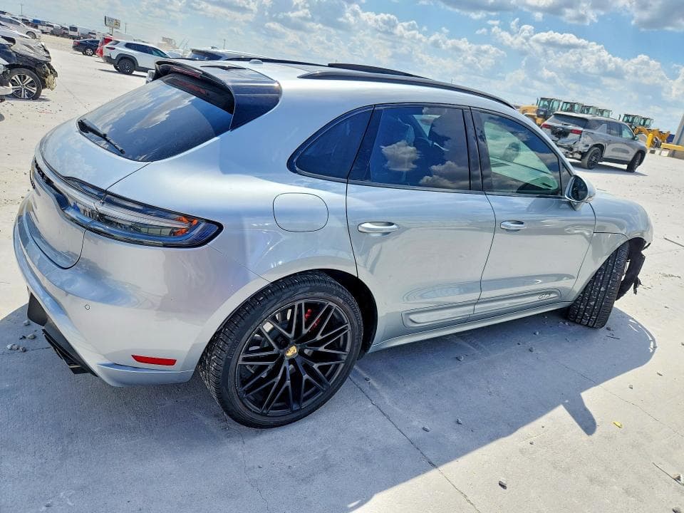 2024 PORSCHE MACAN GTS 3