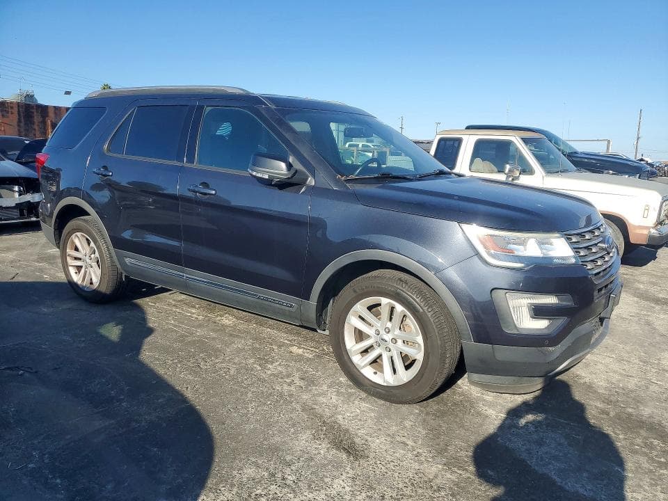 2017 FORD EXPLORER XLT 4