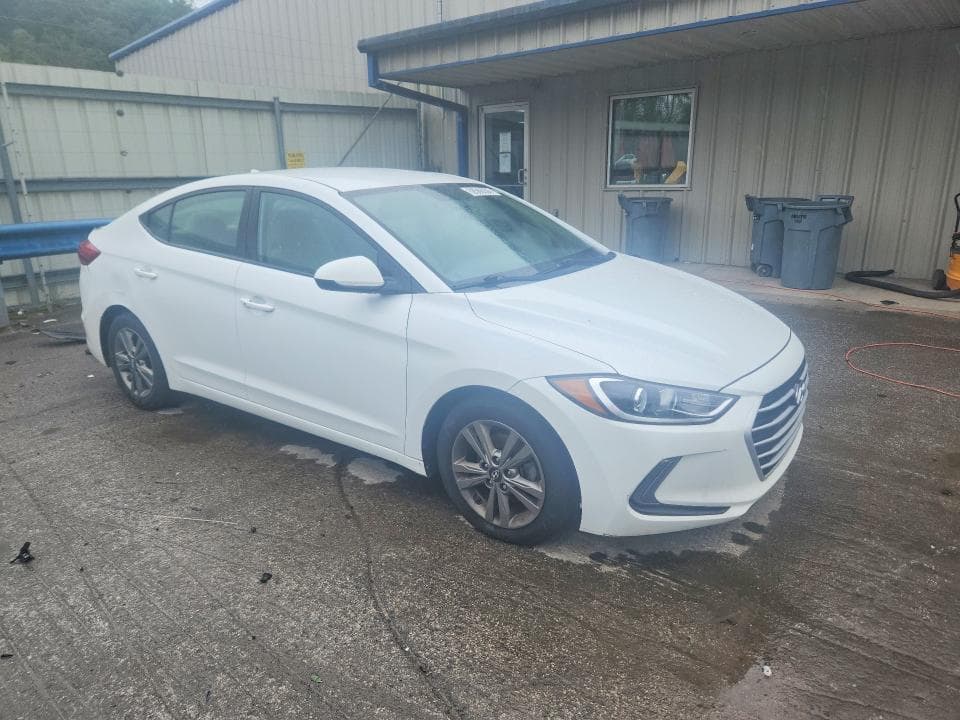2017 HYUNDAI ELANTRA SE 4