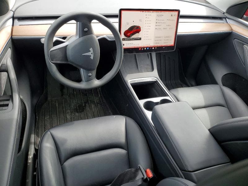 2025 TESLA MODEL Y 8