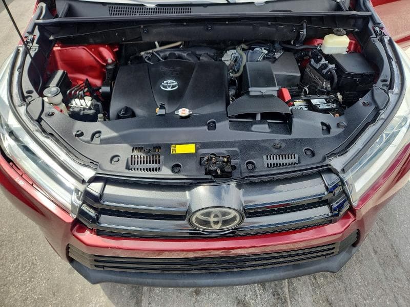 2018 TOYOTA HIGHLANDER SE 12