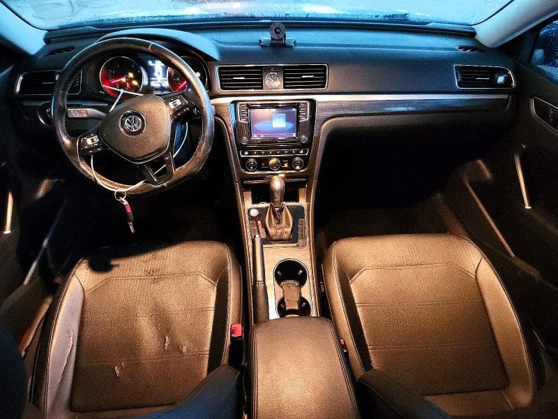 2017 VOLKSWAGEN PASSAT SE 8