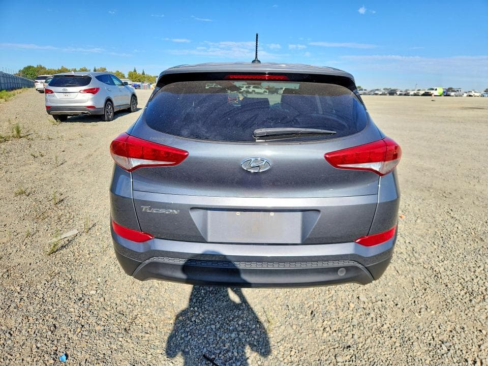 2017 HYUNDAI TUCSON SE 6