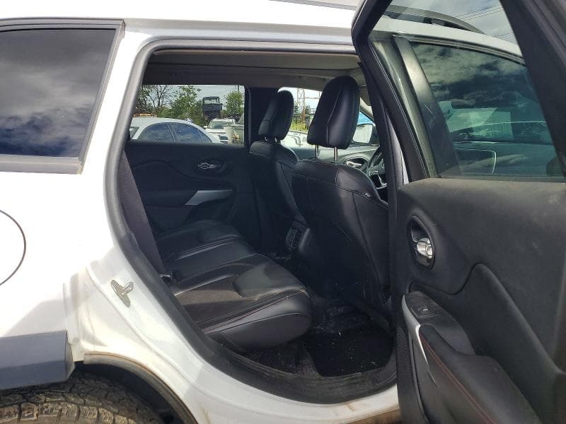 2018 JEEP CHEROKEE TRAILHAWK 11
