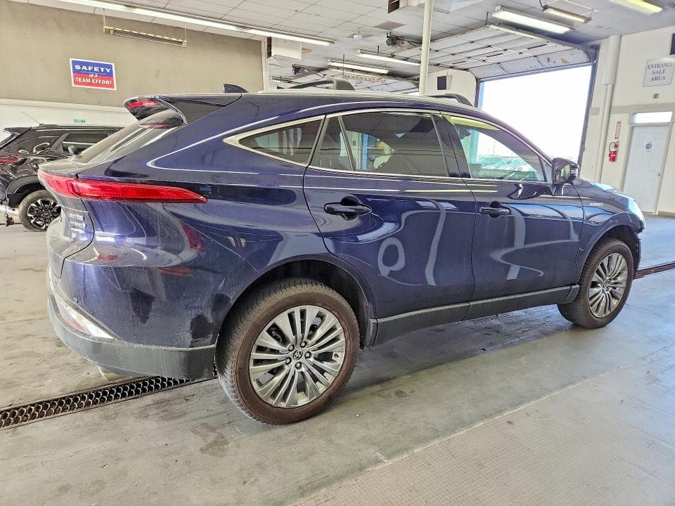 2021 TOYOTA VENZA LIMITED 3