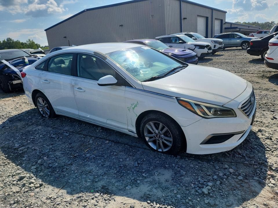 2017 HYUNDAI SONATA SE 4
