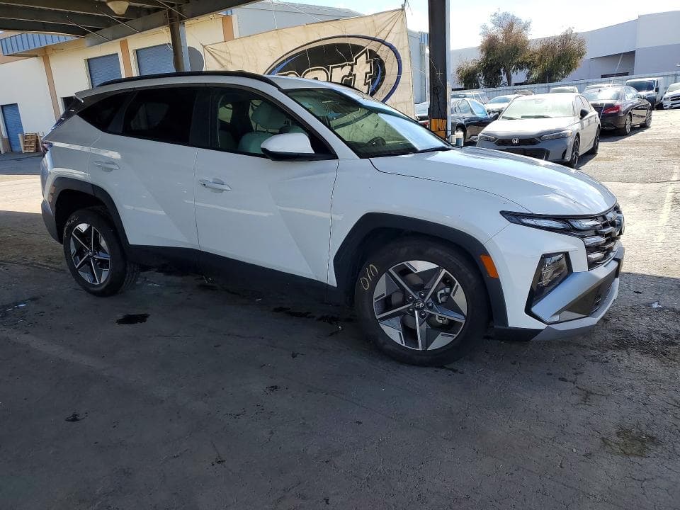 2026 HYUNDAI TUCSON SEL 4