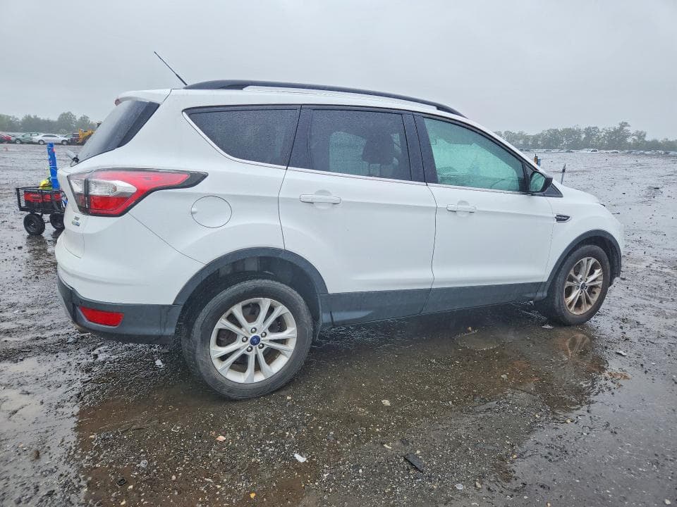2017 FORD ESCAPE SE 3