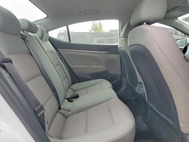 2017 HYUNDAI ELANTRA SE 10