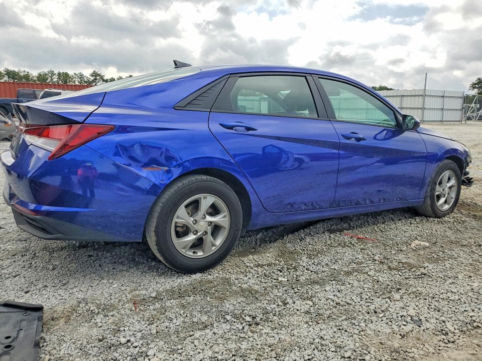 2023 HYUNDAI ELANTRA SE 3