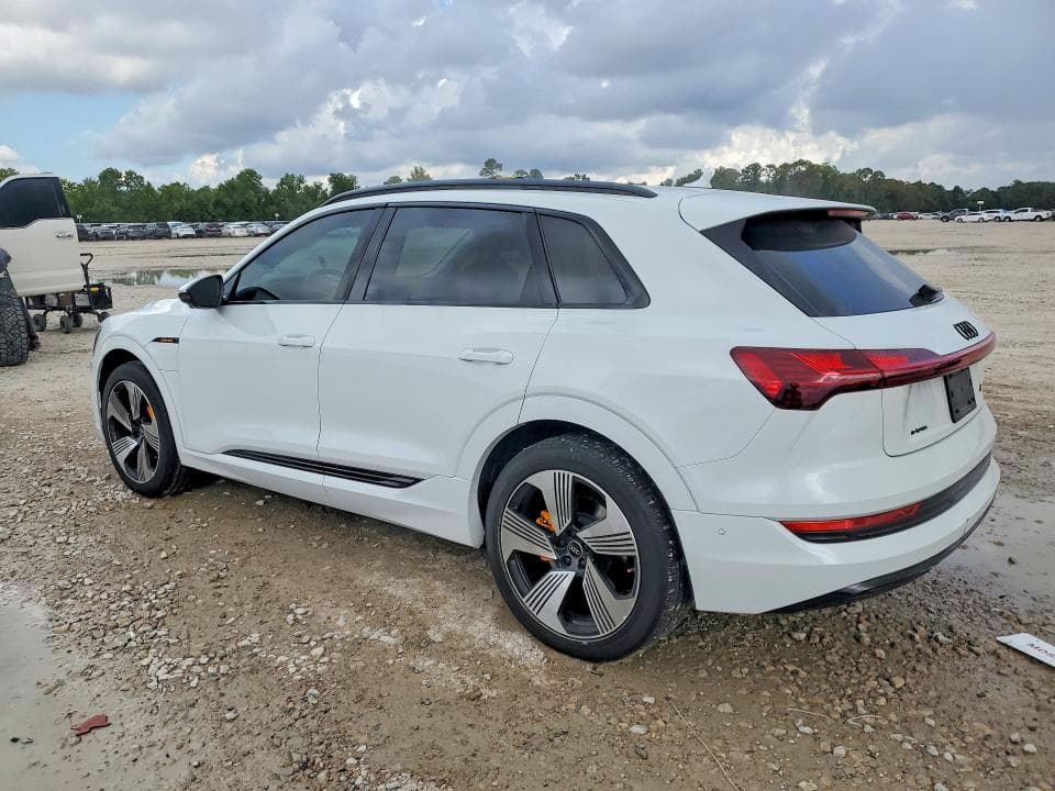 2023 AUDI E-TRON PREMIUM PLUS 2