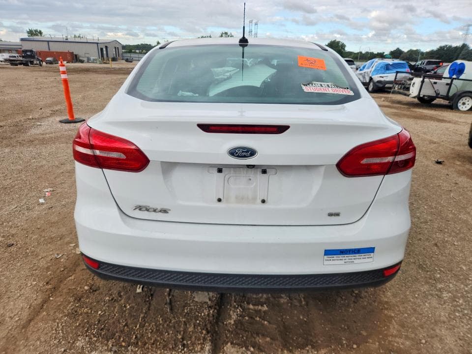 2017 FORD FOCUS SE 6