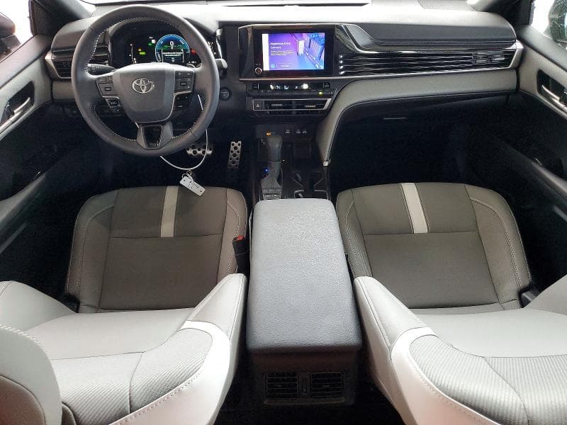 2025 TOYOTA CAMRY SE 8