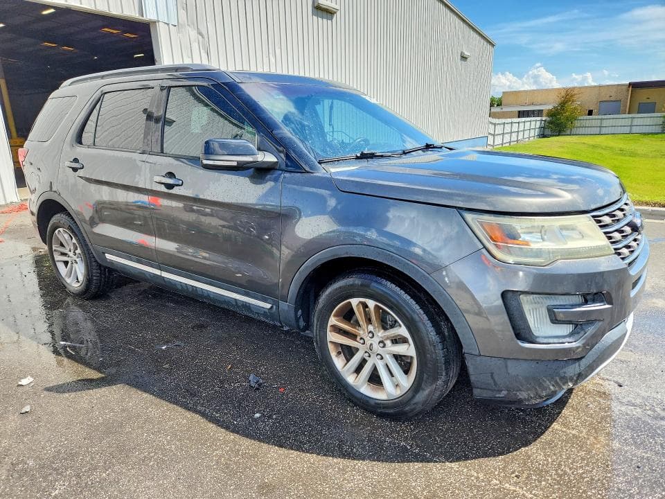 2017 FORD EXPLORER XLT 4
