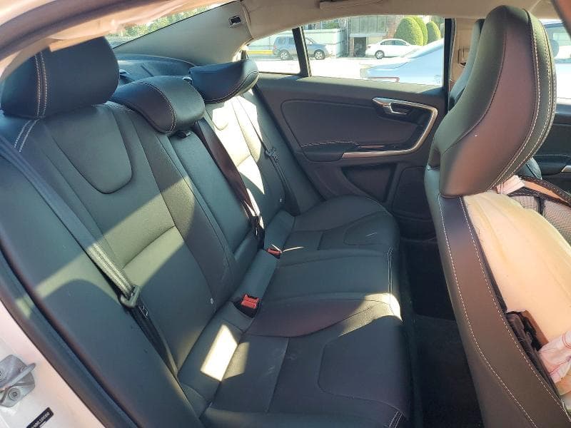 2018 VOLVO S60 DYNAMIC 10