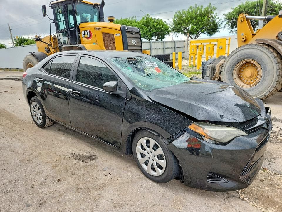 2018 TOYOTA COROLLA LE 4