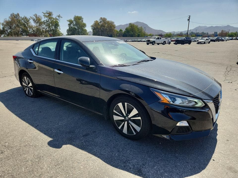 2022 NISSAN ALTIMA SV 4