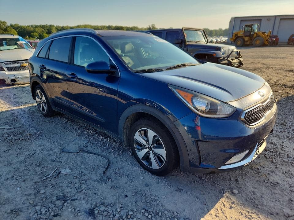2017 KIA NIRO LX 4