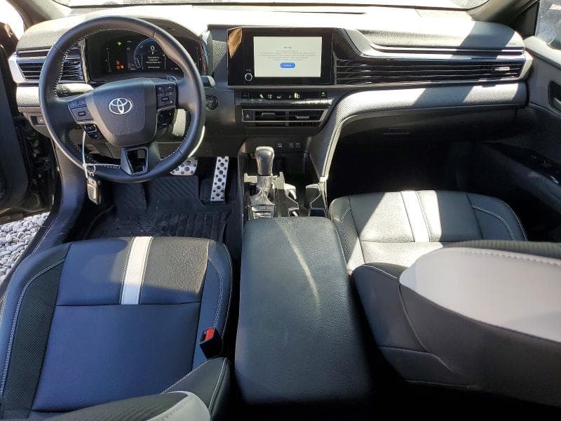 2026 TOYOTA CAMRY SE 8
