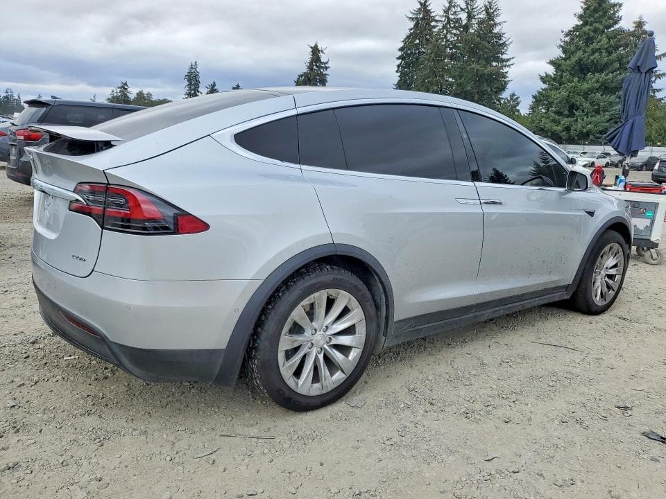 2017 TESLA MODEL X 3