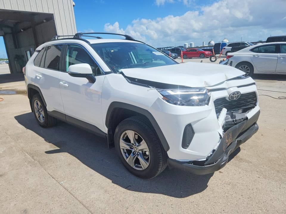 2024 TOYOTA RAV4 XLE 4