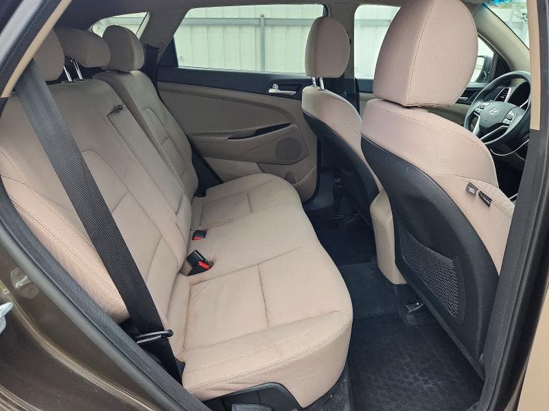 2020 HYUNDAI TUCSON SE 11