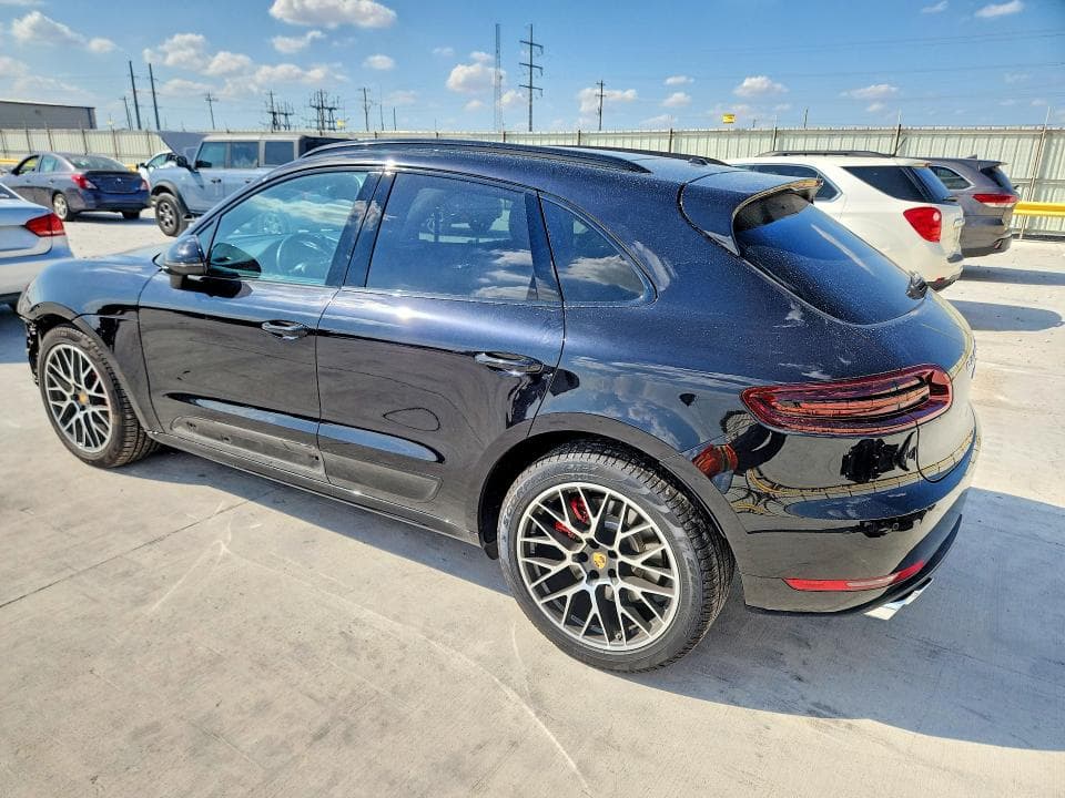 2017 PORSCHE MACAN TURBO 2