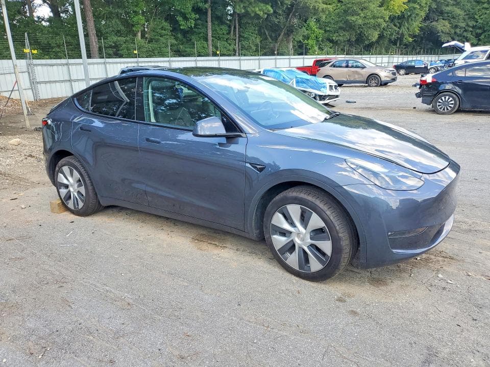2023 TESLA MODEL Y 4