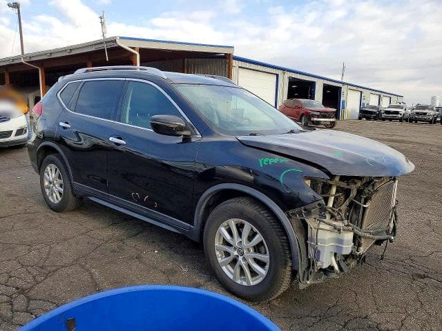 2017 NISSAN ROGUE SV 4