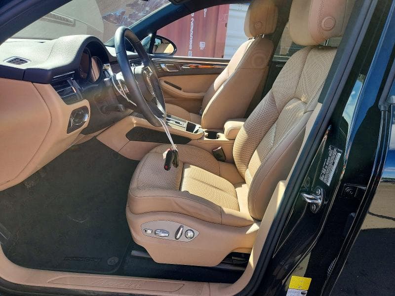 2025 PORSCHE MACAN BASE 7