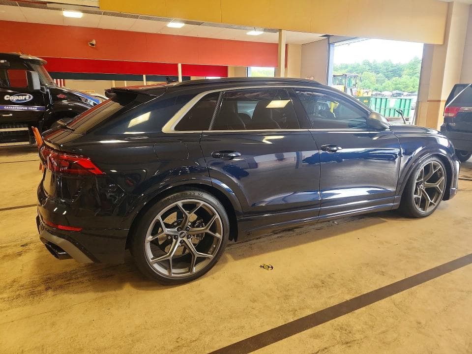 2025 AUDI RS Q8 3