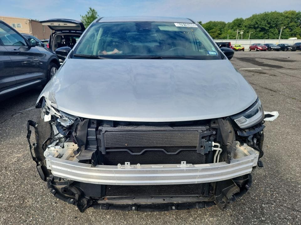 2024 CHRYSLER PACIFICA TOURING L 5