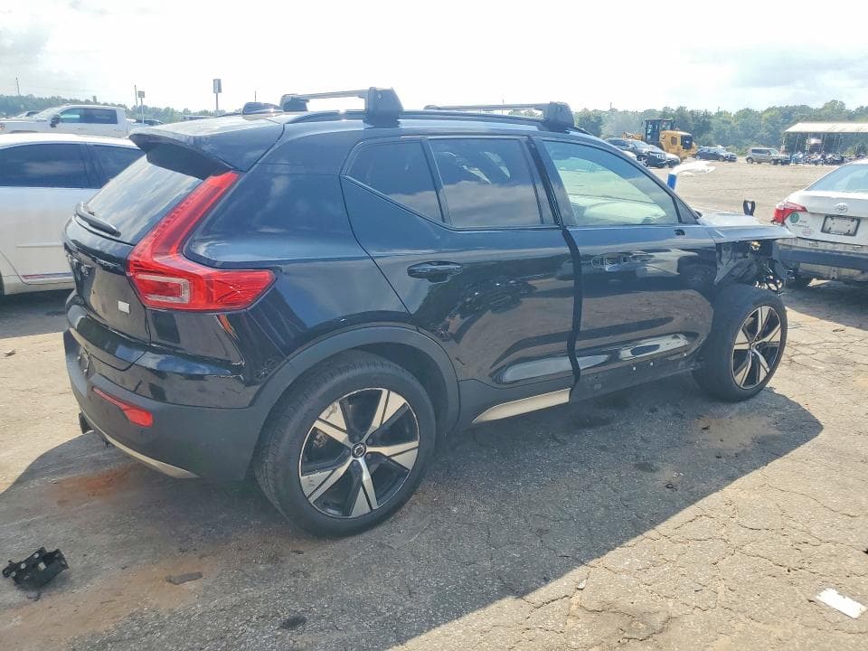 2021 VOLVO XC40 RECHARGE 3