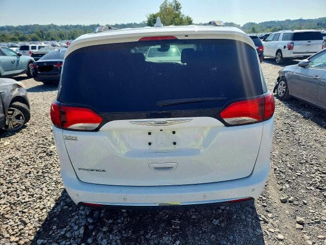 2020 CHRYSLER PACIFICA TOURING L 6