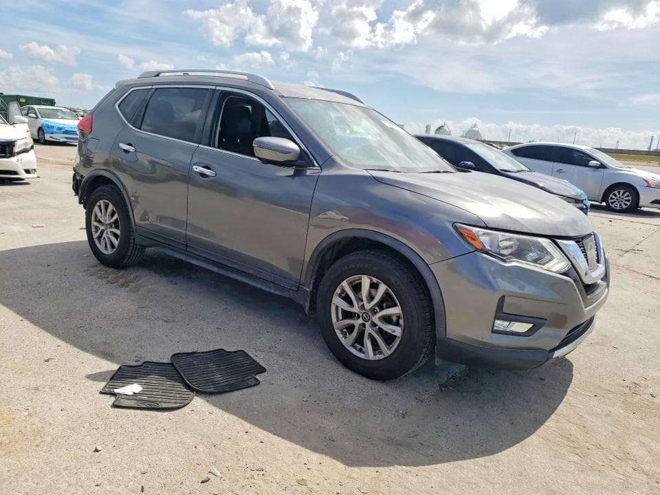 2017 NISSAN ROGUE SV 4