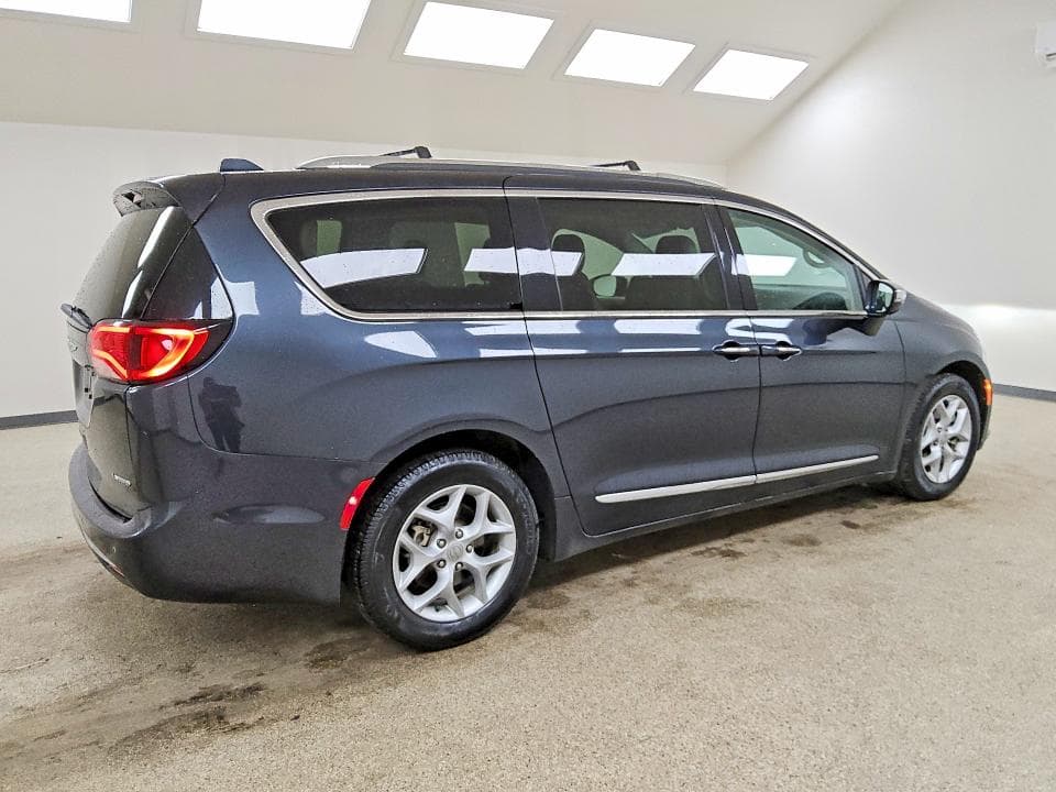 2020 CHRYSLER PACIFICA LIMITED 3