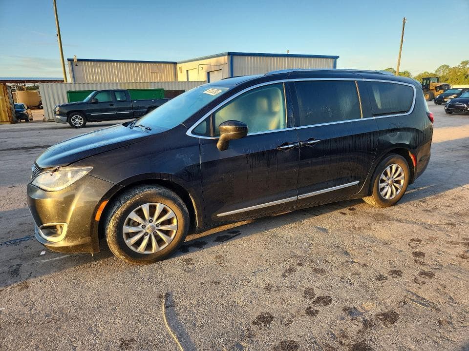 2019 CHRYSLER PACIFICA TOURING L - 1