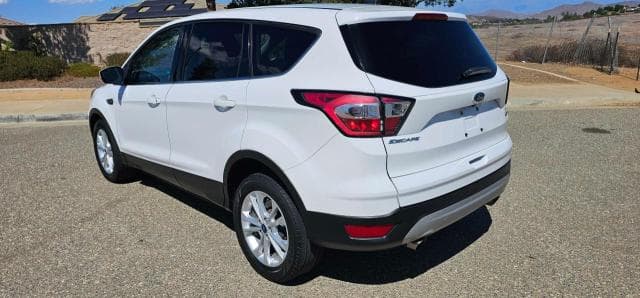 2017 FORD ESCAPE SE 3