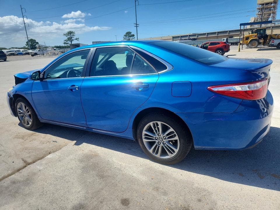 2017 TOYOTA CAMRY SE 2
