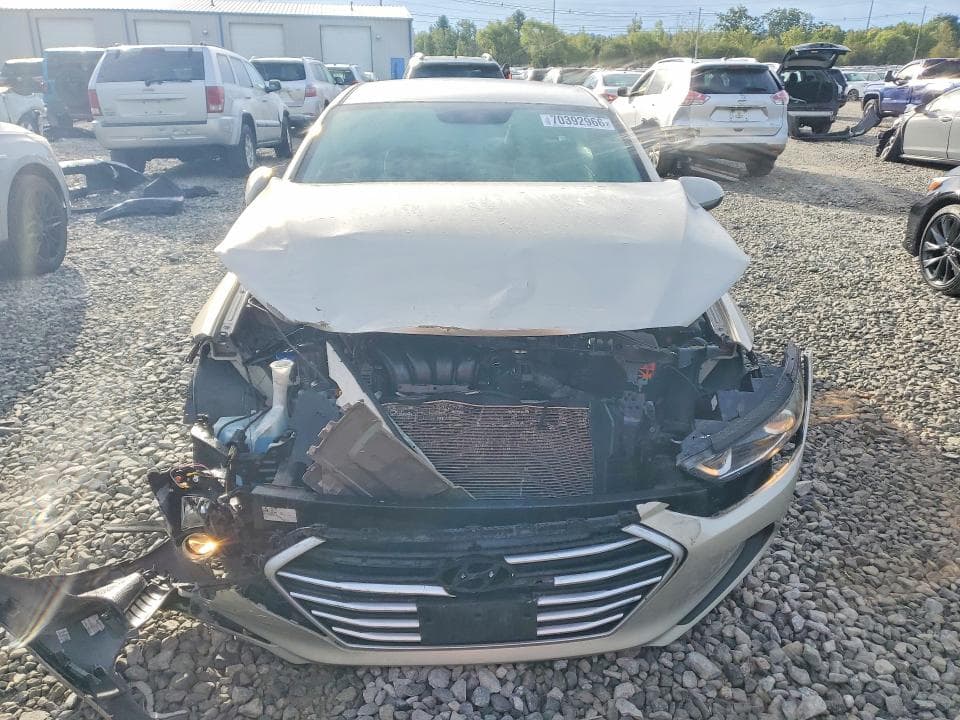 2018 HYUNDAI ELANTRA SE 5