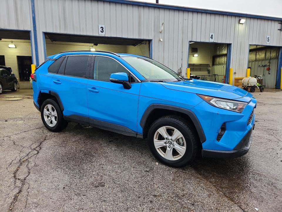 2019 TOYOTA RAV4 XLE 4