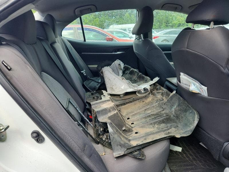 2019 TOYOTA CAMRY LE 10