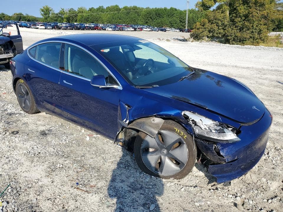 2018 TESLA MODEL 3 4