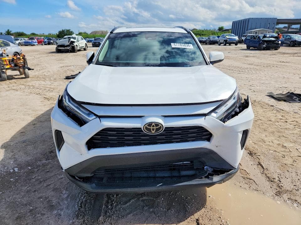 2023 TOYOTA RAV4 XLE 5