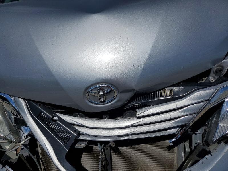 2017 TOYOTA SIENNA LE 12