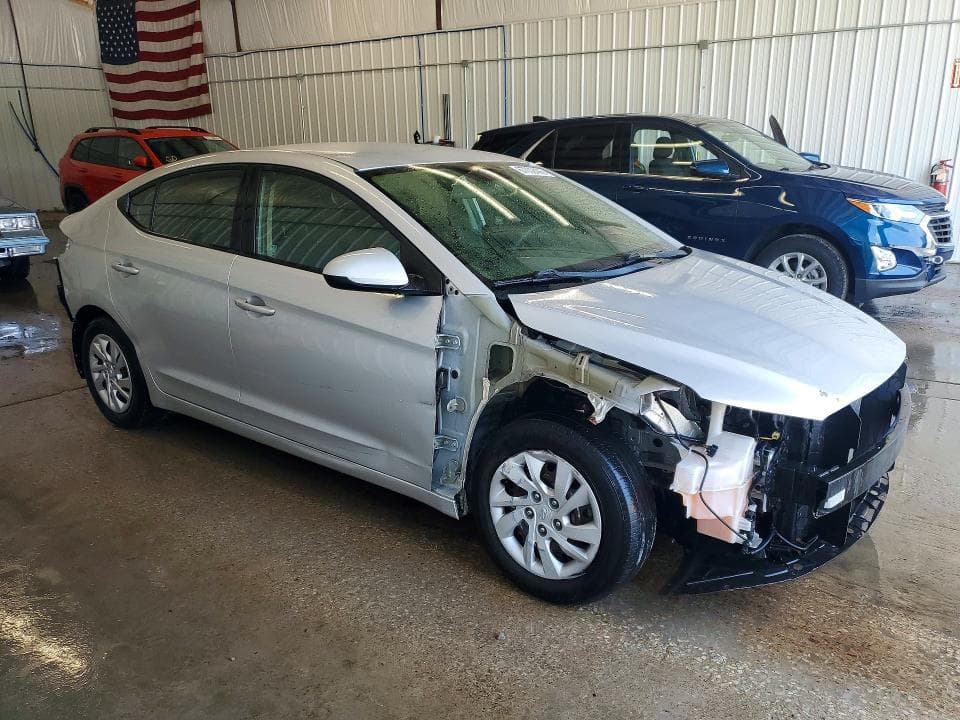 2018 HYUNDAI ELANTRA SE 4